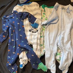 4 onesies footsie Boy 6 Months